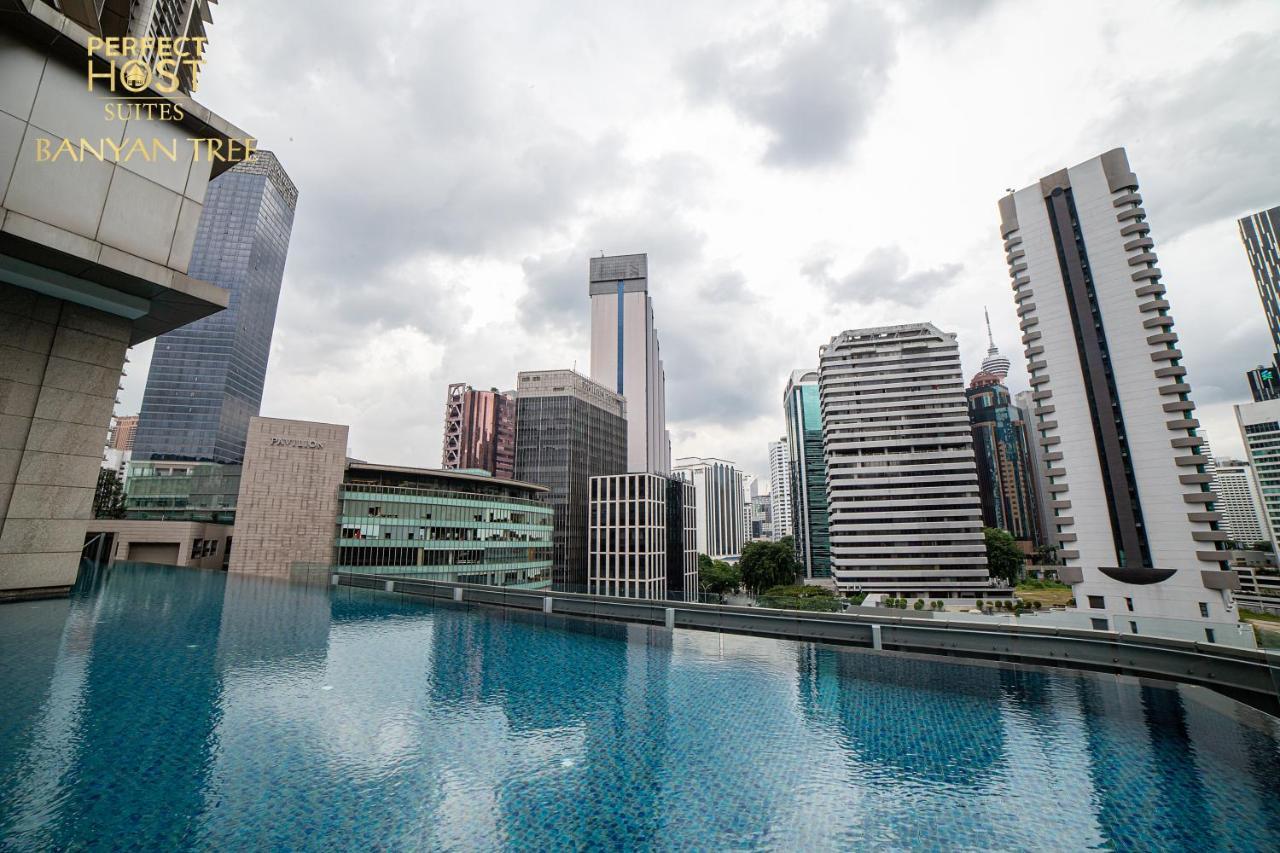 Ph Suites At Pavilion Bukit Bintang Kuala Lumpur Dış mekan fotoğraf The swimming pool at the 33rd floor of the hotel